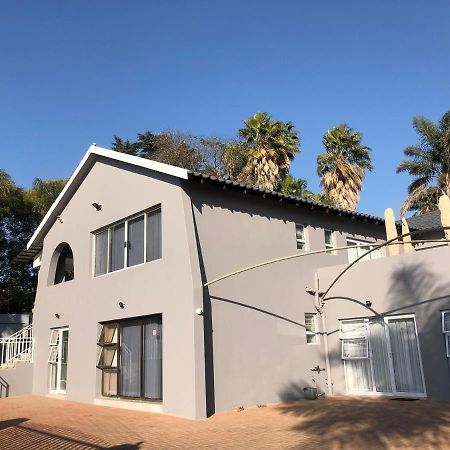 6 On Acacia Bed & Breakfast Johannesburg Bagian luar foto