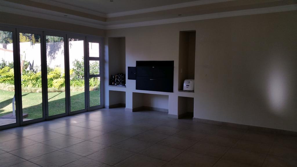6 On Acacia Bed & Breakfast Johannesburg Bagian luar foto