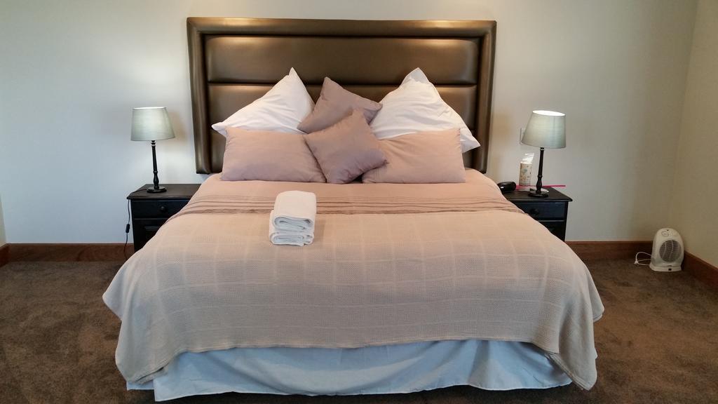 6 On Acacia Bed & Breakfast Johannesburg Ruang foto