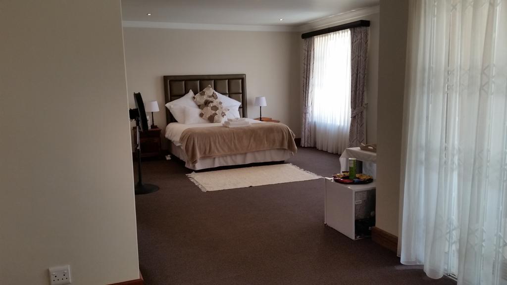 6 On Acacia Bed & Breakfast Johannesburg Ruang foto