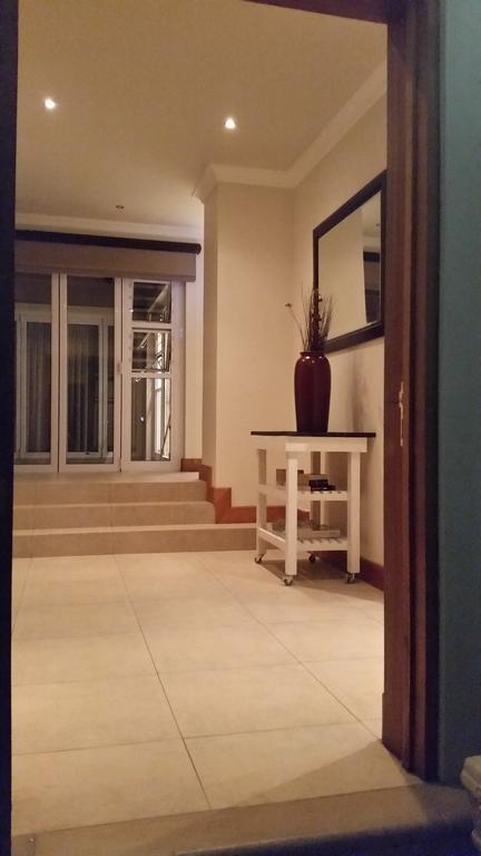 6 On Acacia Bed & Breakfast Johannesburg Bagian luar foto