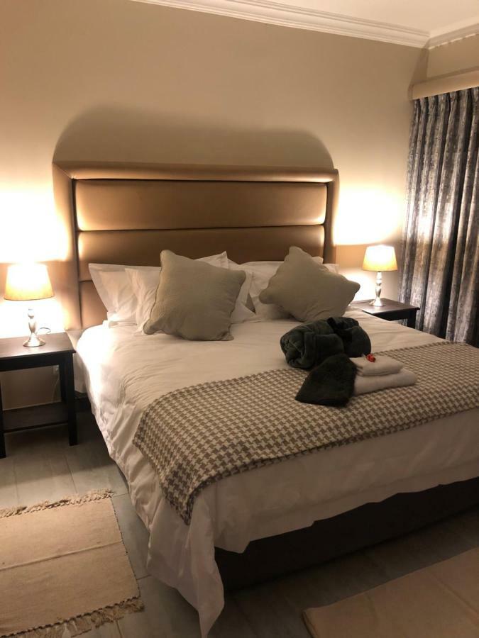 6 On Acacia Bed & Breakfast Johannesburg Bagian luar foto