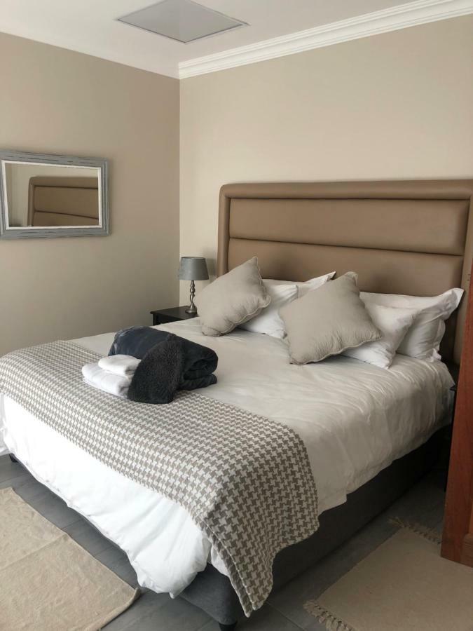 6 On Acacia Bed & Breakfast Johannesburg Bagian luar foto