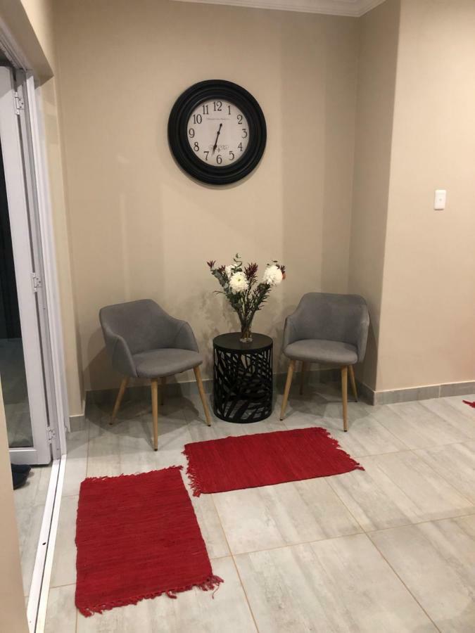 6 On Acacia Bed & Breakfast Johannesburg Bagian luar foto