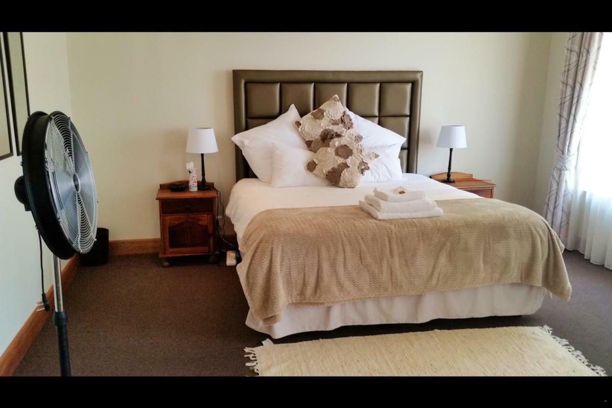 6 On Acacia Bed & Breakfast Johannesburg Bagian luar foto
