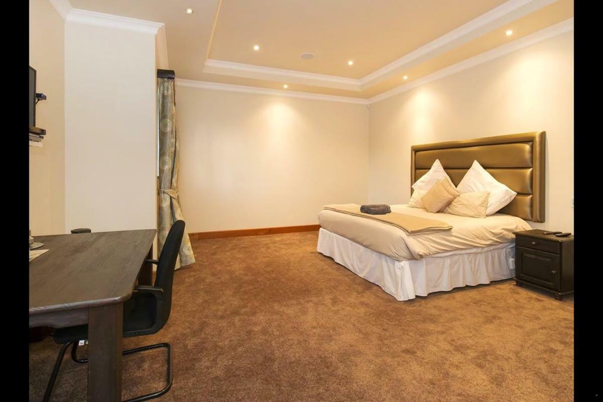 6 On Acacia Bed & Breakfast Johannesburg Bagian luar foto