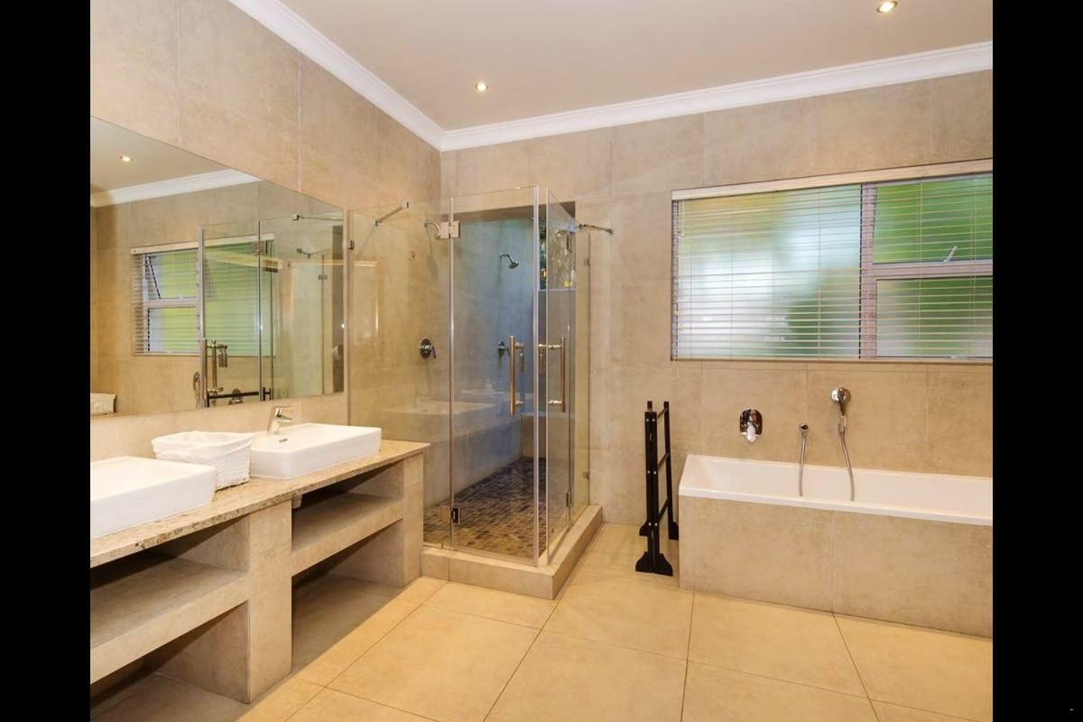 6 On Acacia Bed & Breakfast Johannesburg Bagian luar foto