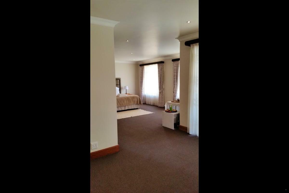 6 On Acacia Bed & Breakfast Johannesburg Bagian luar foto