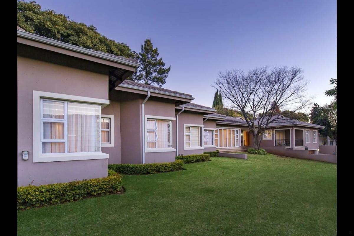 6 On Acacia Bed & Breakfast Johannesburg Bagian luar foto