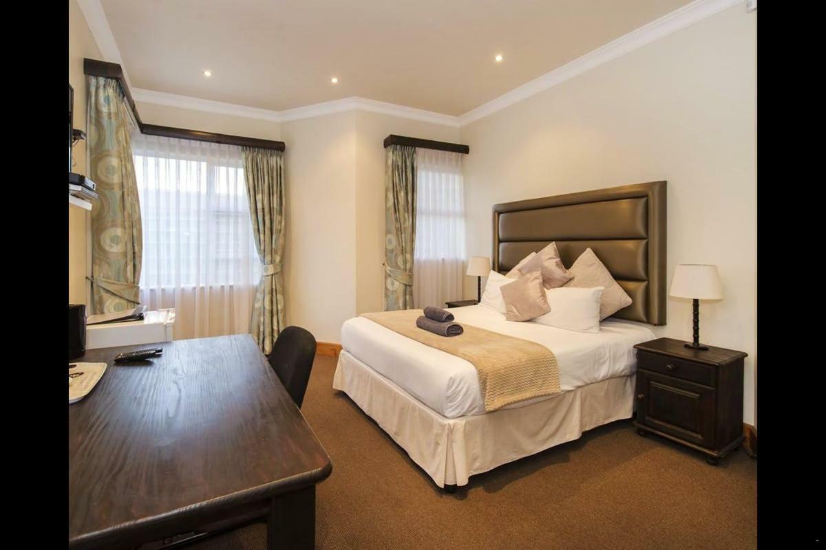 6 On Acacia Bed & Breakfast Johannesburg Bagian luar foto