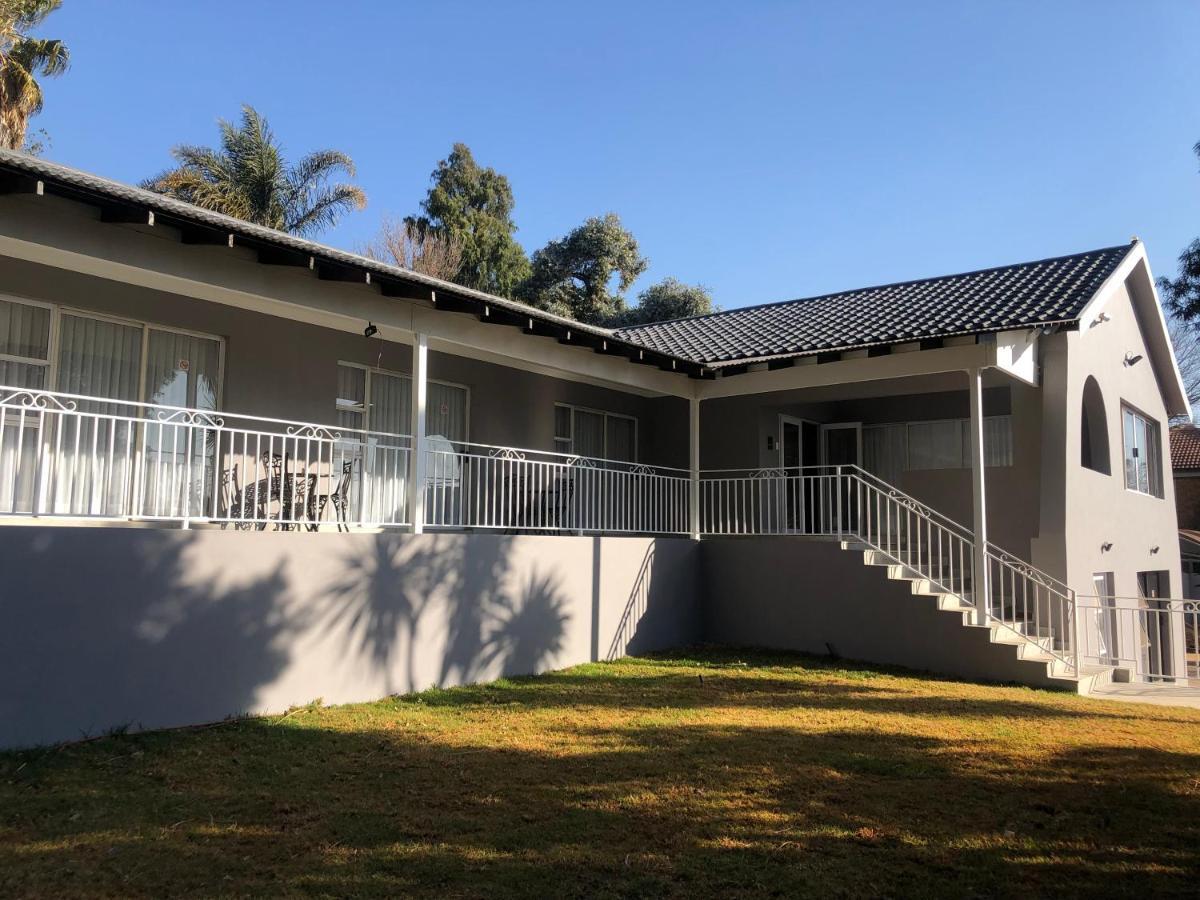 6 On Acacia Bed & Breakfast Johannesburg Bagian luar foto